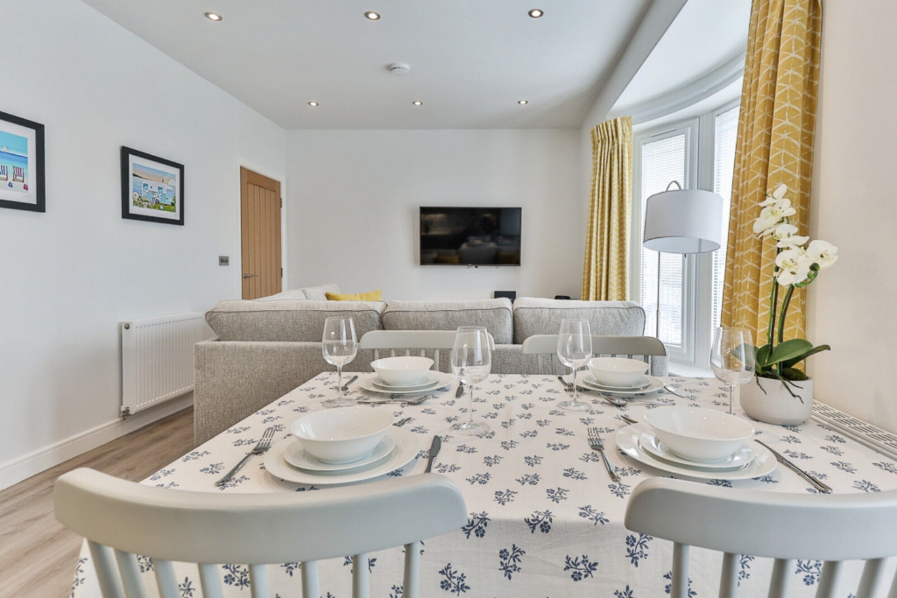 Apartment | Dining
