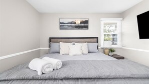 3 slaapkamers, een strijkplank/strijkijzer, wifi, beddengoed