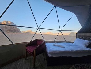 Habitació doble de luxe, balcó, vistes a la muntanya | Habitacions insonoritzades