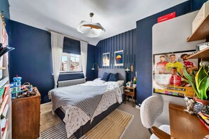 House | 2 bedrooms, iron/ironing board - Contemporary Holiday Home in London (London)