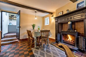 Cottage | Dining - Cottage in Peak District Near Roaches Rocks (Stoke-on-Trent)
