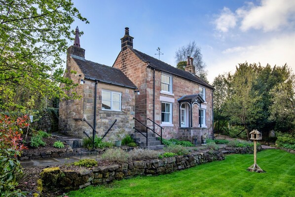 Cottage | Exterior - Cottage in Peak District Near Roaches Rocks (Stoke-on-Trent)