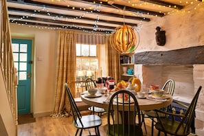 Cottage | Dining - Cottage in Dolwyddelan Near Snowdon (Dolwyddelan)