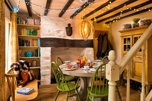 Cottage | Dining