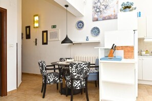 Appartement, 1 chambre, terrasse | Salle à manger