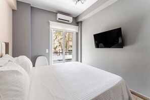 Room - Luxury Serenity-Cozy Stay by the Sea and Marina (Pireas)