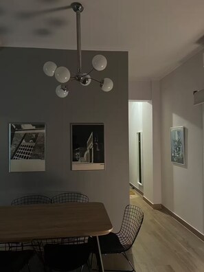 Dining - Luxury Serenity-Cozy Stay by the Sea and Marina (Pireas)