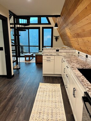 Private kitchen - Mountain A-Frame with riverfront views (Burnsville)