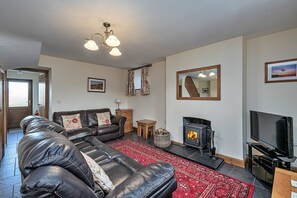 Living room - Cottage Fenced Property (Bow Street)