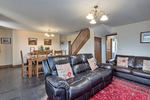 Cottage | Living room - Cottage in Cambrian Mountains Near Dyfi Biosphere (Bow Street)