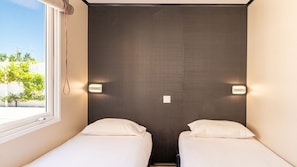 2 chambres, fer et planche à repasser, Wi-Fi gratuit, draps fournis