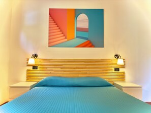 1 غرفة نوم ومكتب وسرير سفر وواي فاي