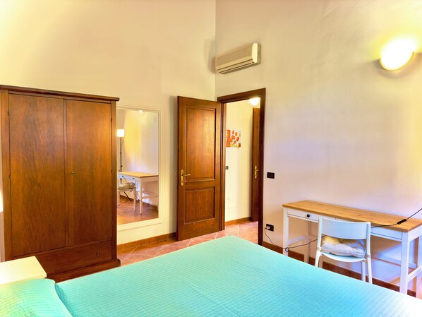 1 chambre, bureau, lit de bébé portatif, Wi-Fi