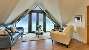 House | Living room - Beach House Overlooking Mount's Bay, No Deposit (Penzance)