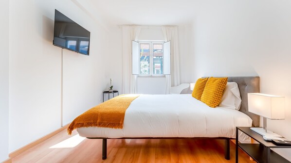 2 bedrooms, desk, iron/ironing board, free WiFi