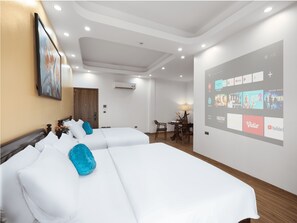 ห้องพรีเมียมสำหรับสี่ท่าน, ระเบียง, วิวภูเขา | มินิบาร์, ตู้นิรภัยในห้องพัก, ผ้าม่านกันแสง, ห้องเก็บเสียง