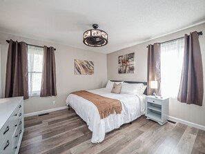 3 間睡房、熨斗/熨衫板、Wi-Fi、床單