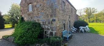Gîte in Suisse Normande, sleeps 7, peaceful setting, 5 mins from La Roche d'Oëtre