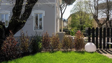ACQUAMARINA SUITE | Blick auf den Garten