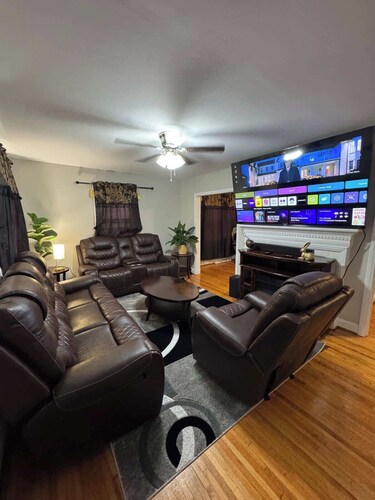 3BR King Beds | 85” TV | 4min to A&T & Downtown