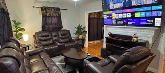 3BR King Beds | 85” TV | 4min to A&T & Downtown