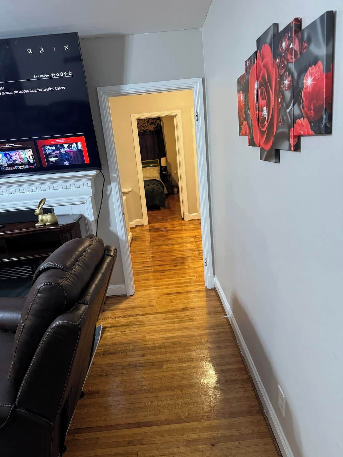 3 bedrooms, iron/ironing board, WiFi, bed sheets