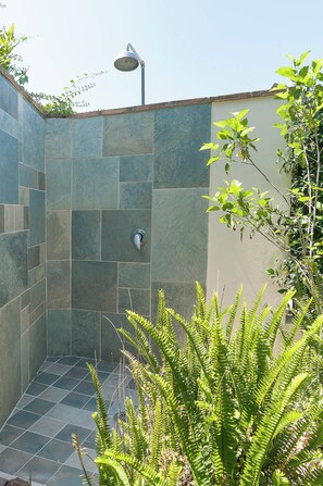 Villa, 3 Bedrooms, Accessible, Smoking | Bathroom shower - Villa La Cesa max 8 Person (San Felice Circeo)