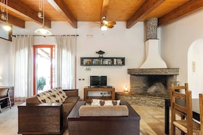Villa, 3 Bedrooms, Accessible, Smoking | Interior