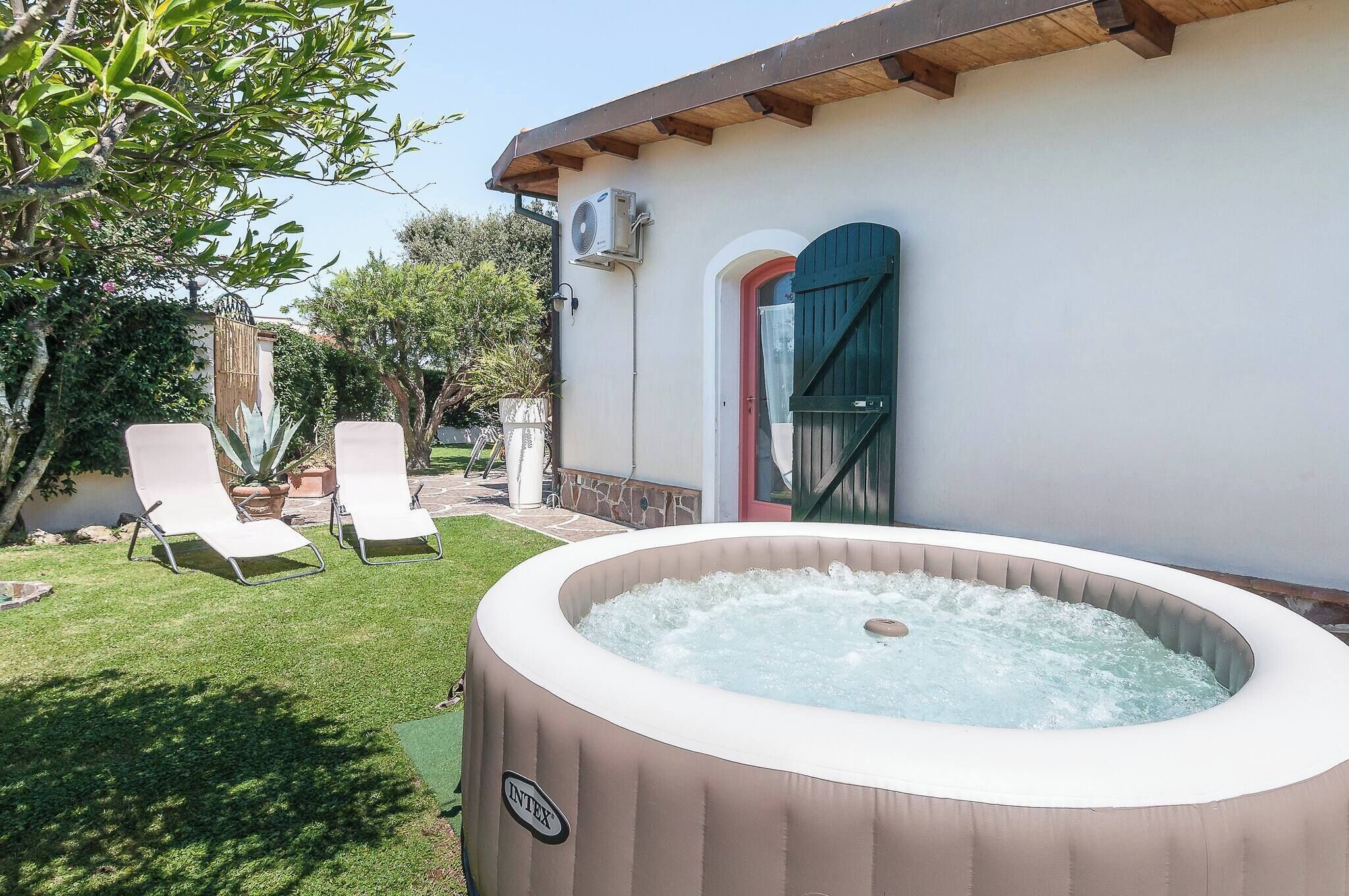 Villa, 3 chambres, accessible aux personnes à mobilité réduite, fumeur | Baignoire à remous extérieure