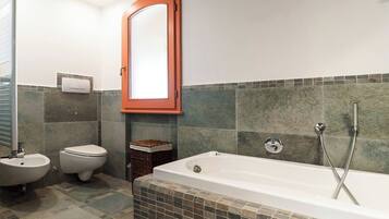 Villa, 3 Bedrooms, Accessible, Smoking | Bathroom