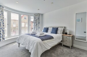 2 chambres, fer et planche à repasser