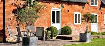 2 Bedroom Cottage in Barton Stacey, No Deposit