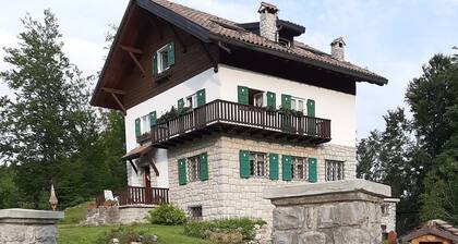 Romantic Attic between lake, mountains and stars