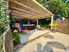 Baignoire à remous extérieure