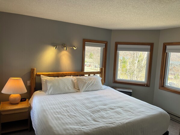 2 chambres, fer et planche à repasser, Wi-Fi, draps fournis