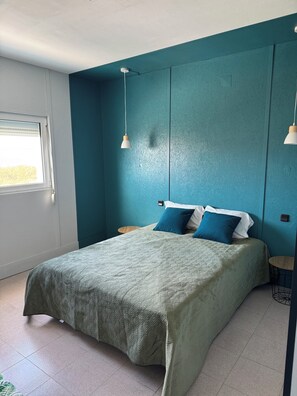 1 chambre, fer et planche à repasser, Wi-Fi, draps fournis