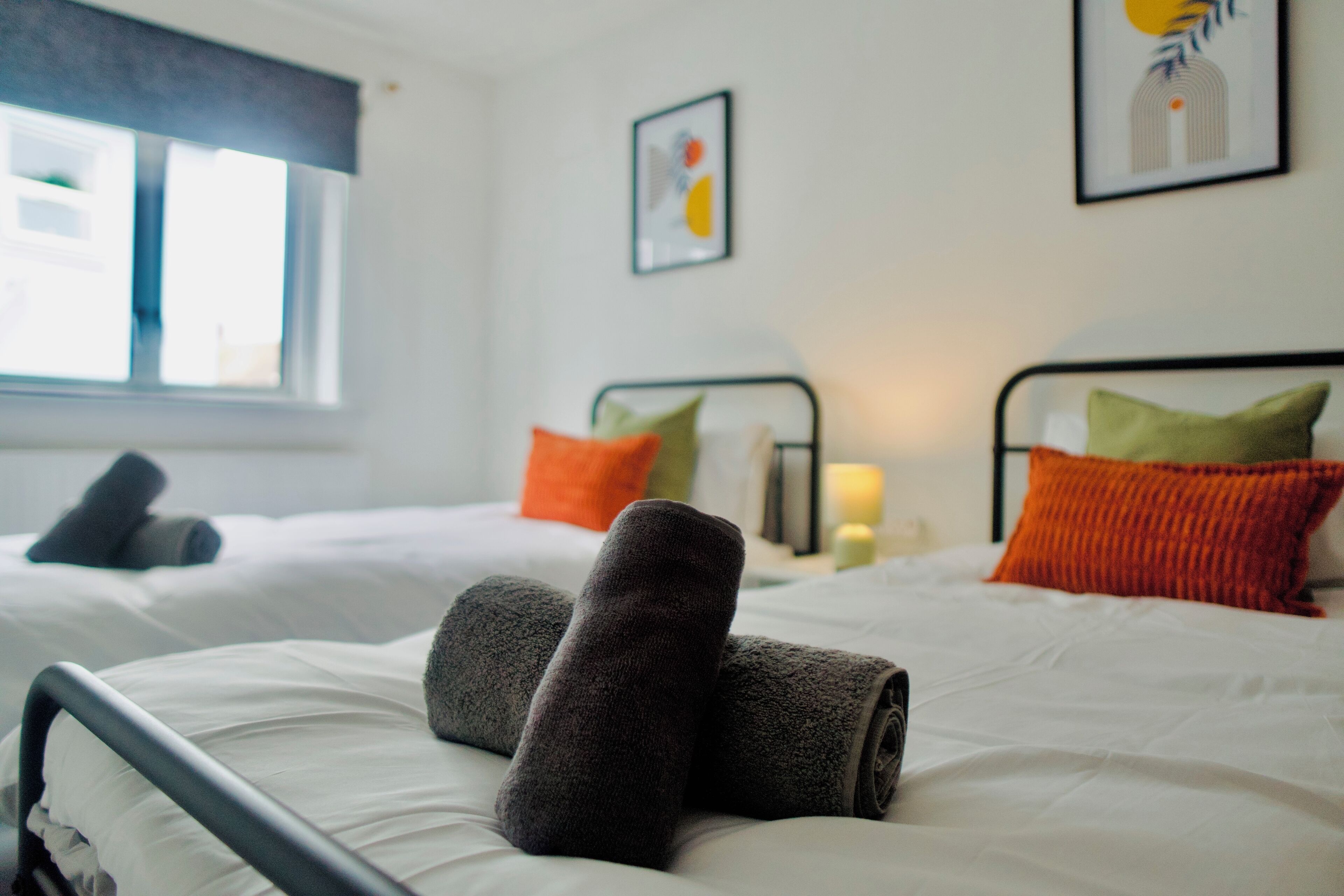 2 عدّة غرف نوم ومكتب ومكواة/لوح كي وواي فاي مجانًا