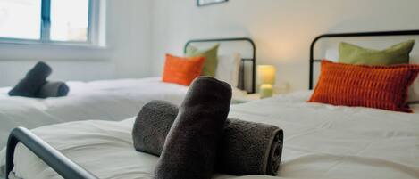 2 bedrooms, desk, iron/ironing board, free WiFi