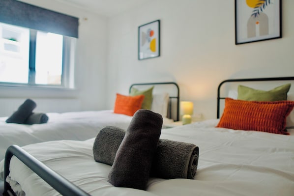 2 chambres, bureau, fer et planche à repasser, Wi-Fi gratuit