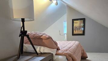 3 camere, una scrivania, ferro/asse da stiro, Wi-Fi gratuito