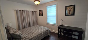 3 bedrooms, desk, iron/ironing board, free WiFi