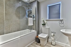 Apartment | Bathroom
