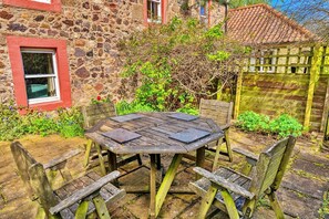 Cottage | Garden