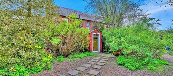 Historical Cottage Near Preston Mill, No Deposit