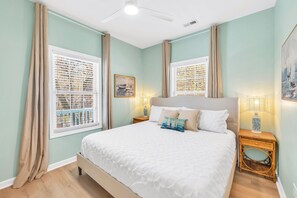 4 slaapkamers, een strijkplank/strijkijzer, reisbedje, wifi