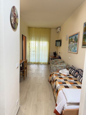 1 bedroom, iron/ironing board, travel cot, free WiFi - Welcoming and well-kept, it is the perfect base for discovering the wonders of Salento. (Lizzanello)
