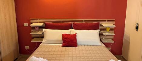 1 camera, ferro/asse da stiro, Wi-Fi