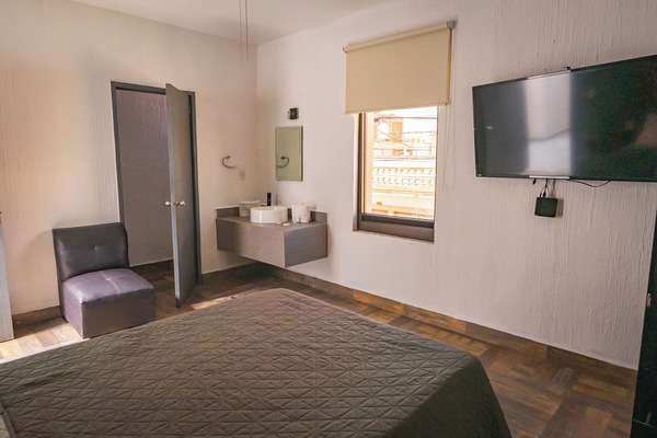 Basic Room, Mobility Accessible, Non Smoking | Iron/ironing board, free WiFi, bed sheets