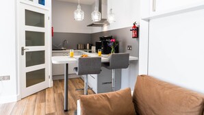 Apartment | Private kitchen - Cozy Holiday Apartment in Porthleven, No Deposit (Helston)