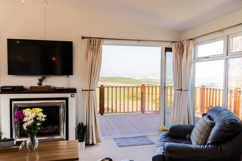 Pet-friendly Chalet in Torpoint, No Deposit